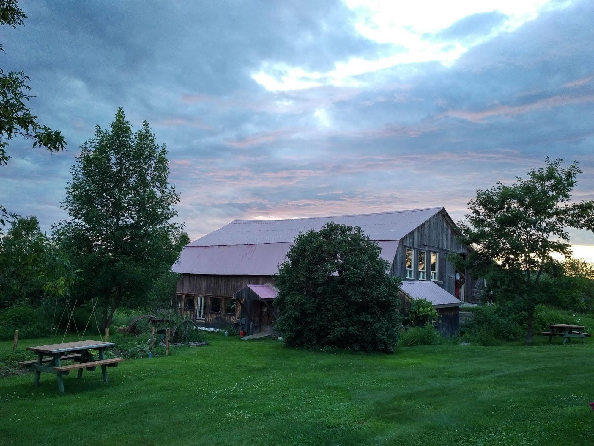 L'Aubergine Hotel Saint Hilarion Екстериор снимка